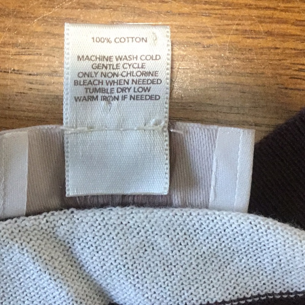 Ann Taylor LOFT striped V-neck sweater size small - Picture 4 of 4
